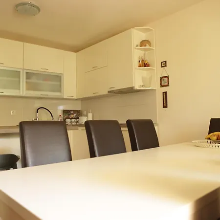 아파트 Bnm 비오그라드나모루