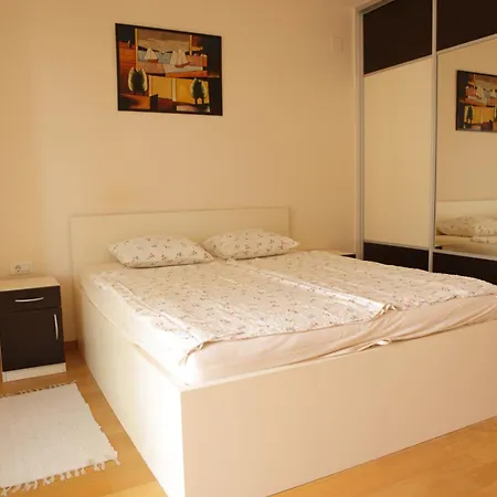 Bnm Daire Biograd Na Moru